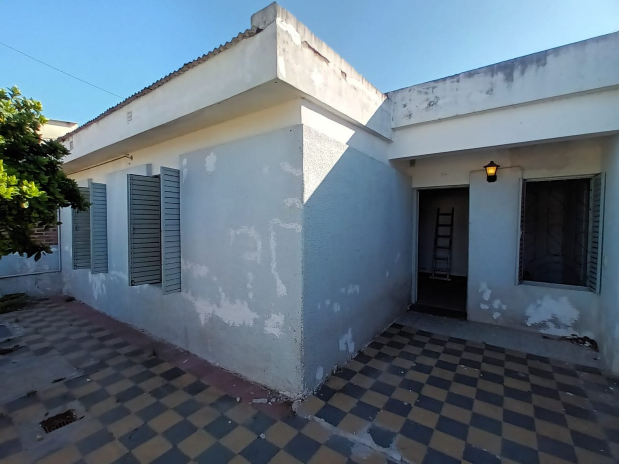 Casa en barrio Tomas de Rocamora