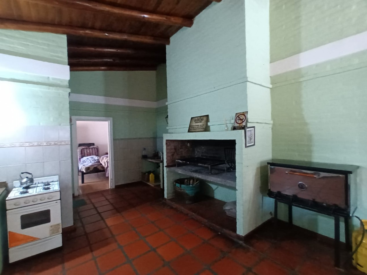 QUINCHO EN URQUIZA AL OESTE