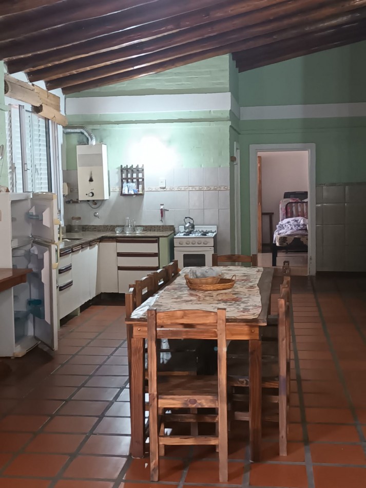 QUINCHO EN URQUIZA AL OESTE