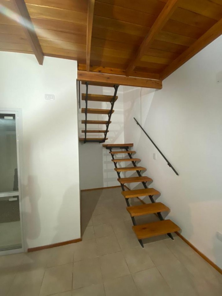 Duplex en 2 de Abril 1230