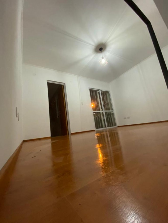 Duplex en 2 de Abril 1230