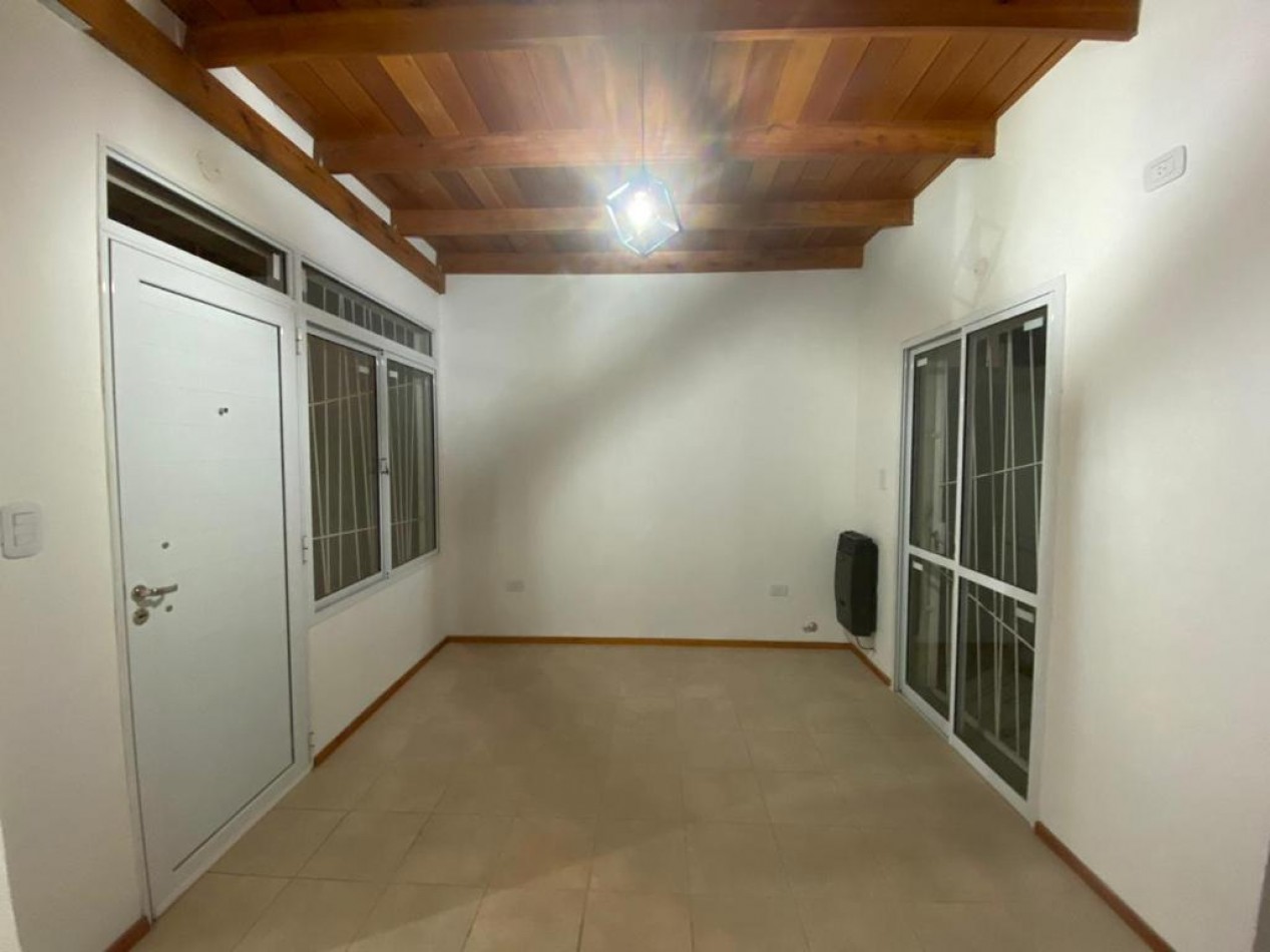Duplex en 2 de Abril 1230