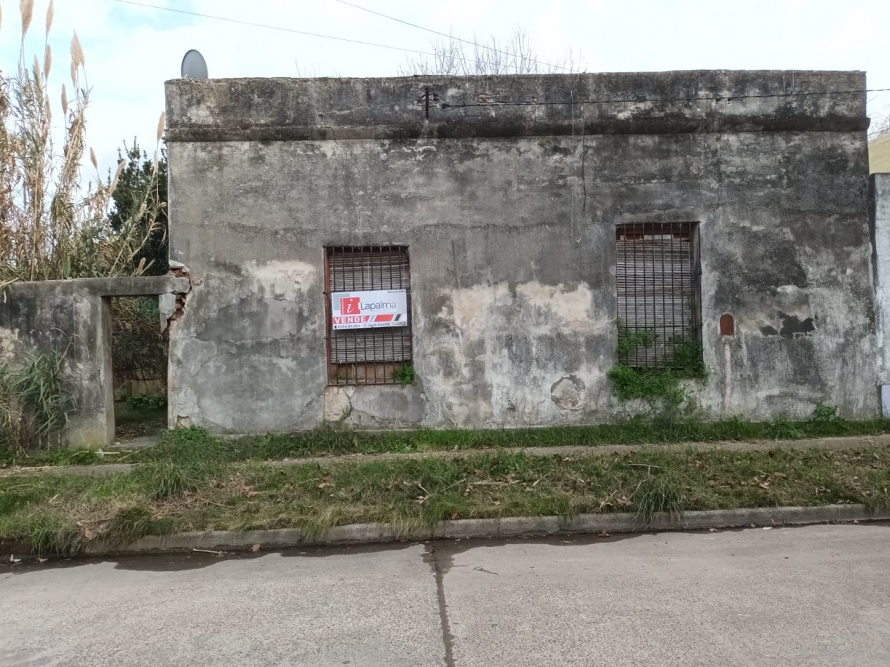 A UNA CUADRA MERCADO MUNILLA