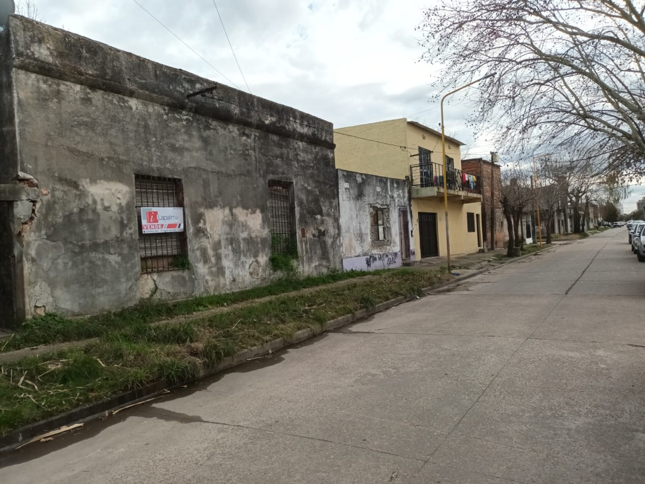 A UNA CUADRA MERCADO MUNILLA