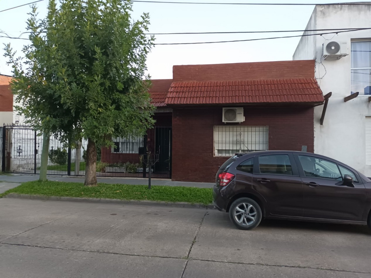 URQUIZA 179- EN VENTA :CASA + 4 DPTOS