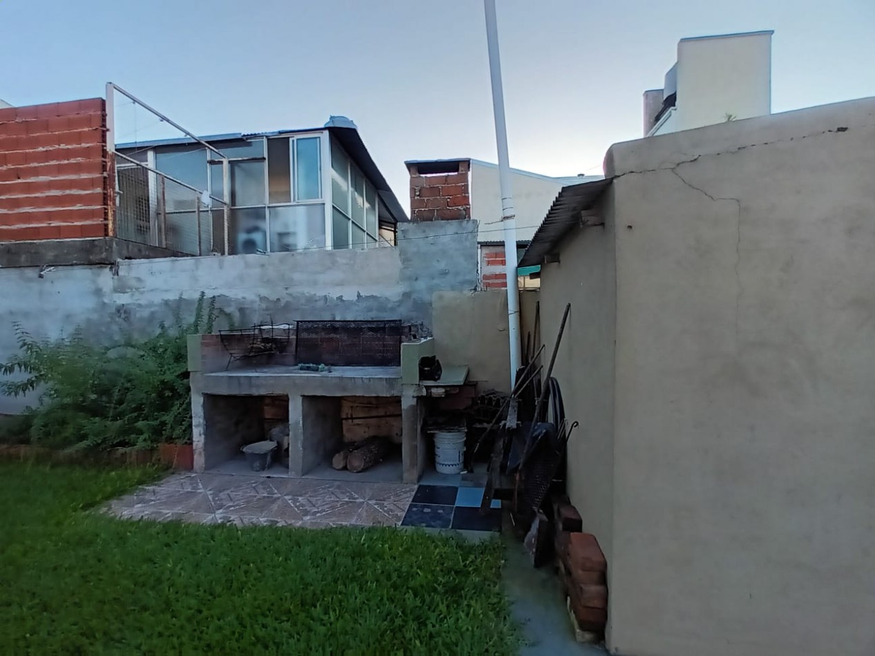 URQUIZA 179- EN VENTA :CASA + 4 DPTOS