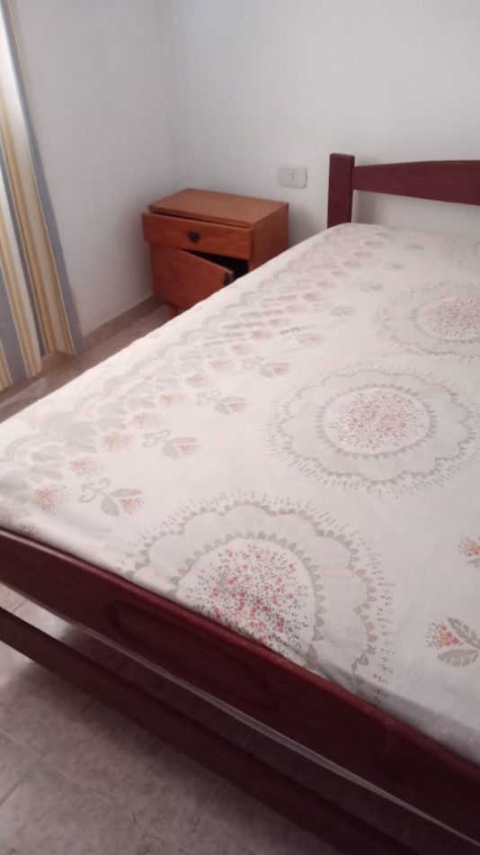 CASA CON PILETA SOBRE ACCESO SUR