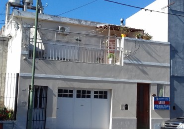 Casa y Dpto. a dos cuadras costanera